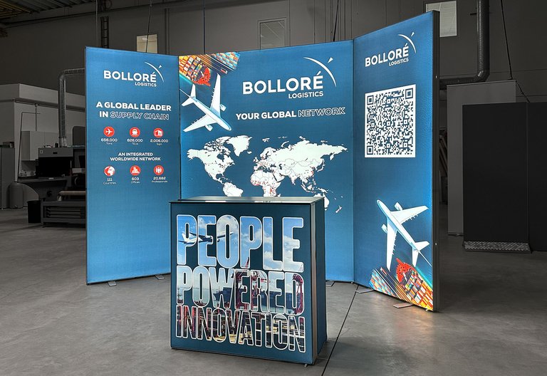 Mobiler Messestand - ALU LightUp - Bolloré Logistics